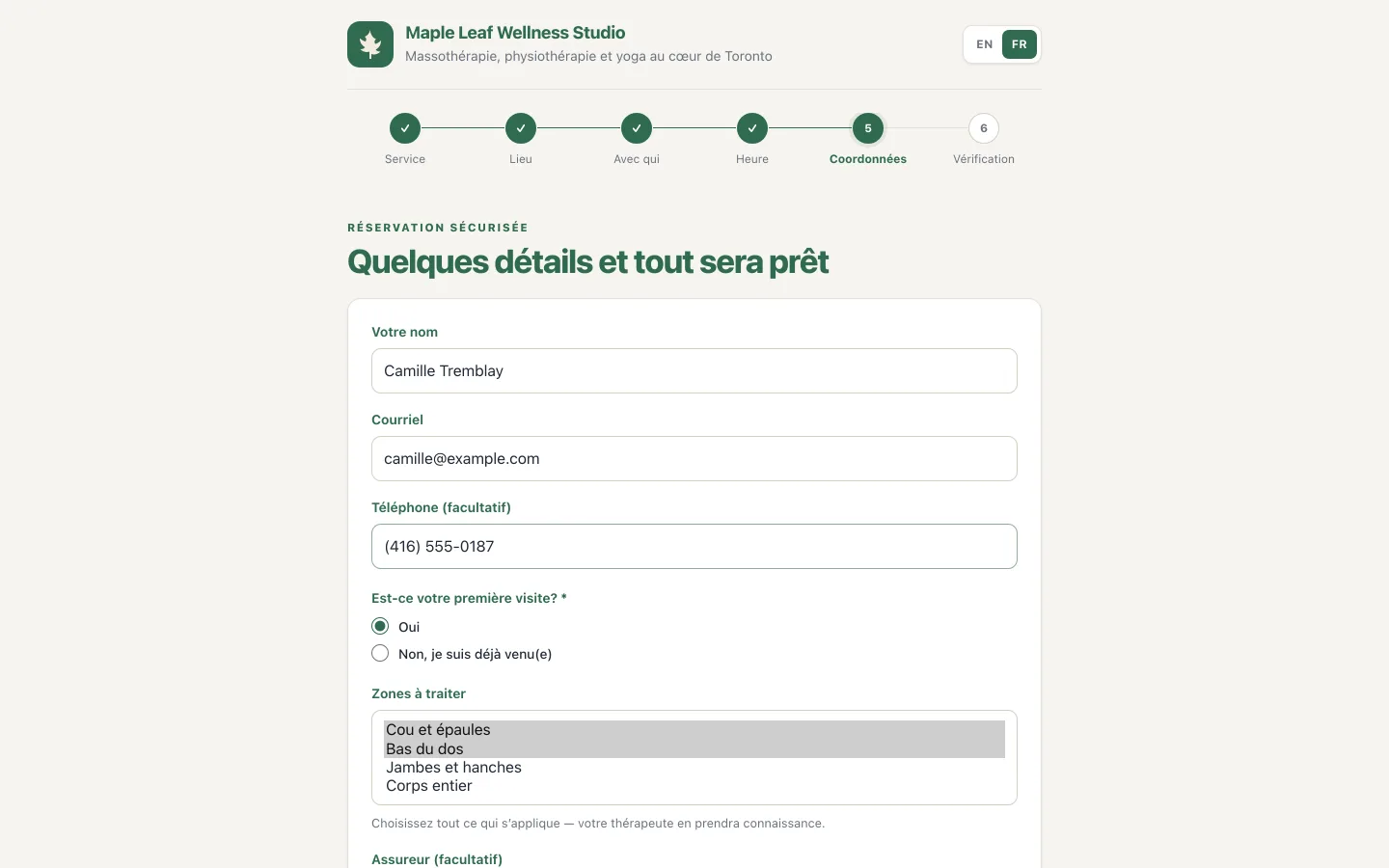 Formulaire de réservation avec coordonnées et questions personnalisées, comme première visite et zones à traiter